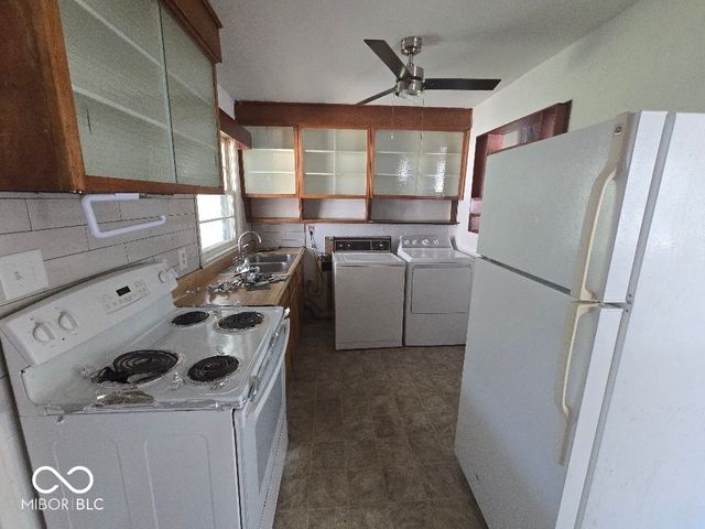 8203 E 48th Street, Indianapolis, IN 46226