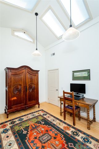 1404 Corona Drive, Glendale, CA 91205