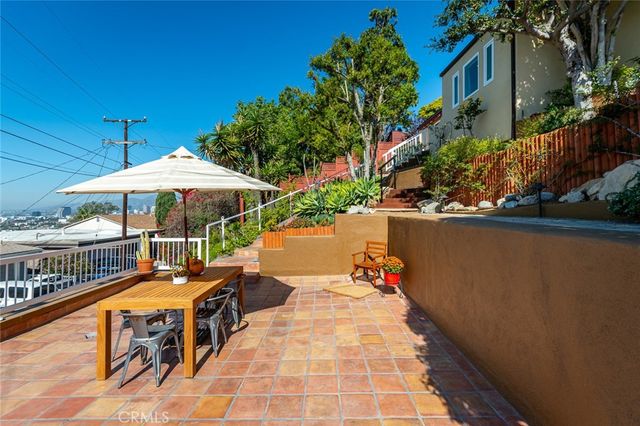 1404 Corona Drive, Glendale, CA 91205