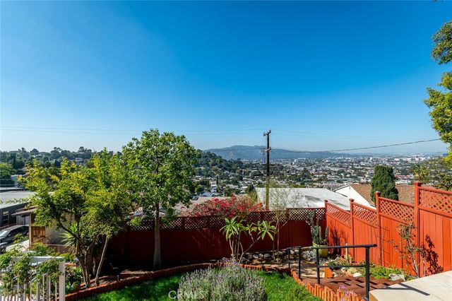 1404 Corona Drive, Glendale, CA 91205