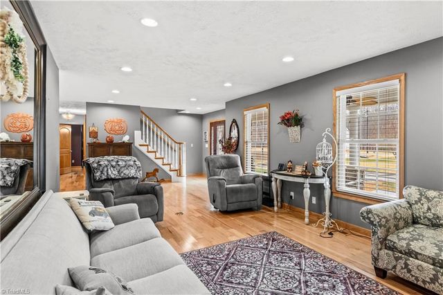 5971 Holder Road, Clemmons, NC 27012