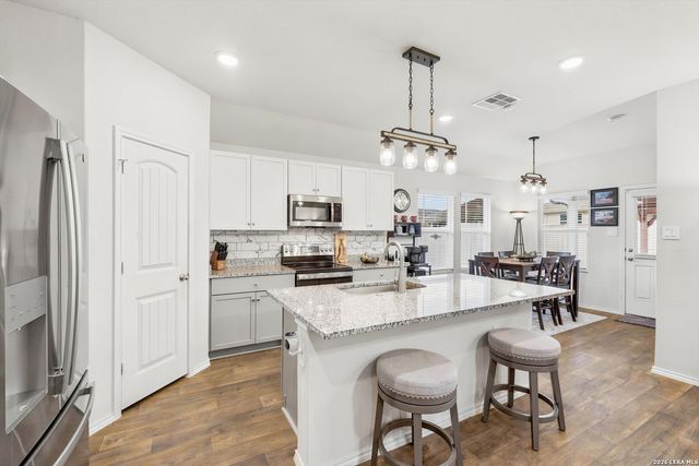 832 Cinnamon Teal, Seguin, TX 78155
