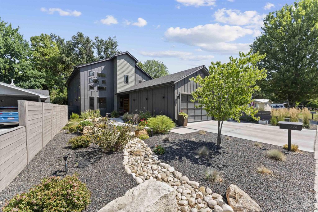4774 W Castlebar Dr, Boise, ID 83703