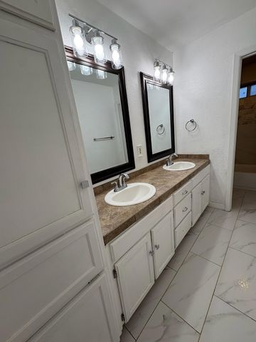 2925 Ridgewood Drive, Hurst, TX 76054