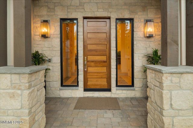 20555 Latour Way, Reno, NV 89511