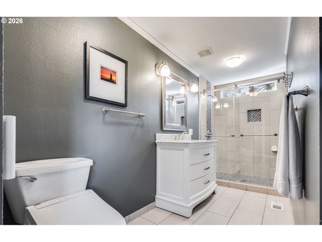 1381 Ne EAST DEVILS LAKE Rd, Otis, OR 97368