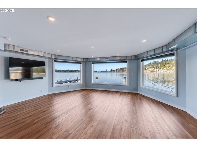 1381 Ne EAST DEVILS LAKE Rd, Otis, OR 97368