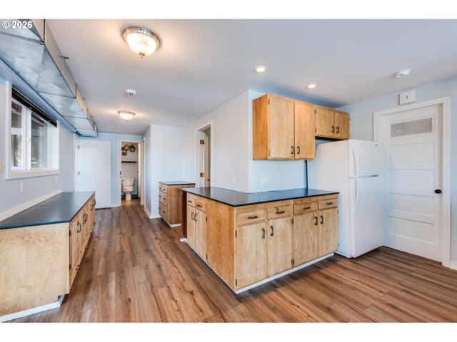 1381 Ne EAST DEVILS LAKE Rd, Otis, OR 97368