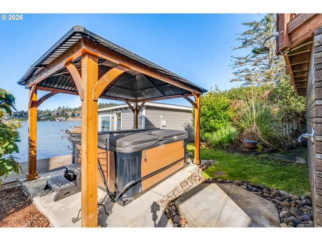 1381 Ne EAST DEVILS LAKE Rd, Otis, OR 97368