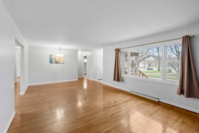 647 N Oakwood Street, Griffith, IN 46319