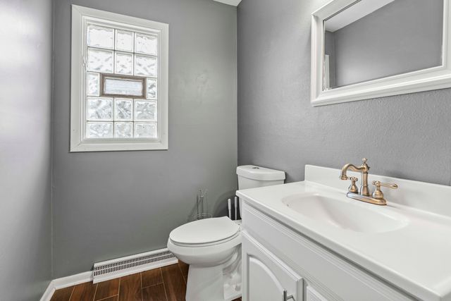 647 N Oakwood Street, Griffith, IN 46319