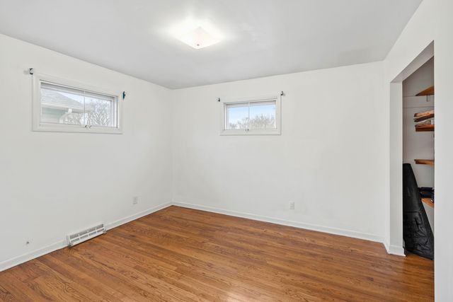 647 N Oakwood Street, Griffith, IN 46319