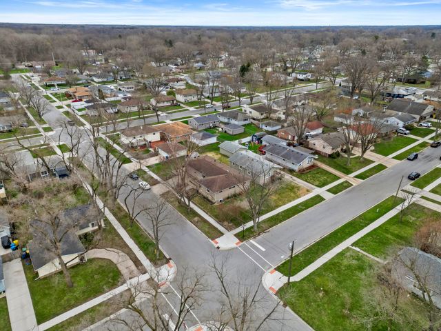 647 N Oakwood Street, Griffith, IN 46319