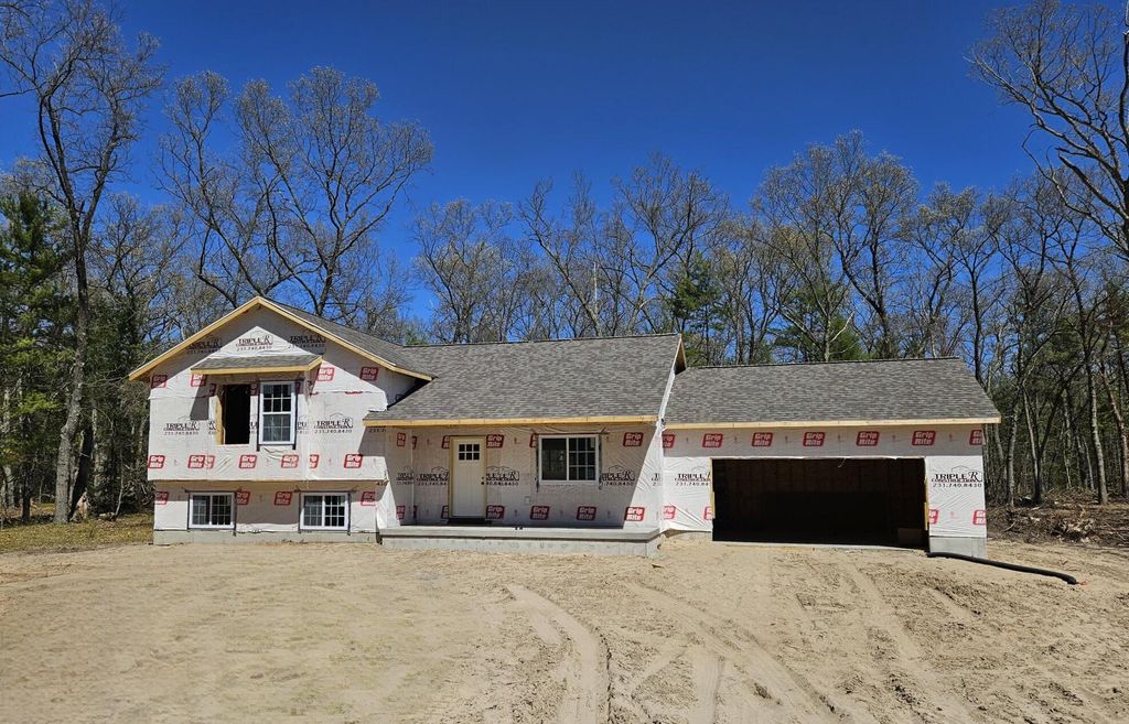 6810 Staple Road, Twin Lake, MI 49457