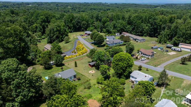 111 Cross Memorial Avenue, Morganton, NC 28655