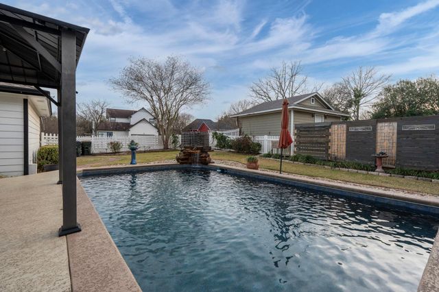 334 Haupt DR, Kyle, TX 78640