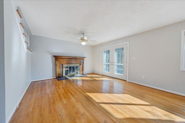 3319 Stonehenge Square, Roanoke, VA 24018