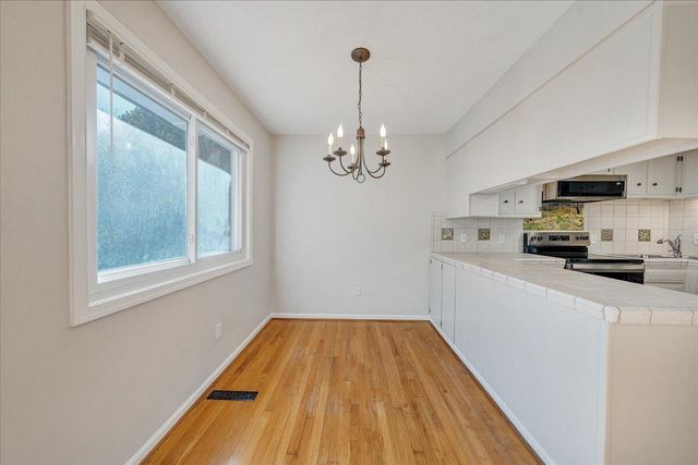 3319 Stonehenge Square, Roanoke, VA 24018