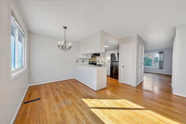 3319 Stonehenge Square, Roanoke, VA 24018