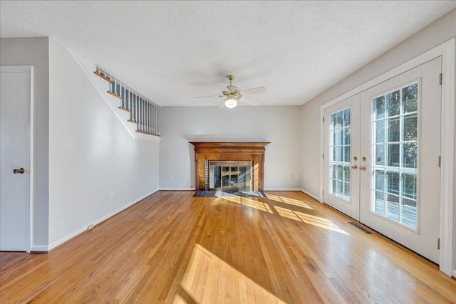 3319 Stonehenge Square, Roanoke, VA 24018