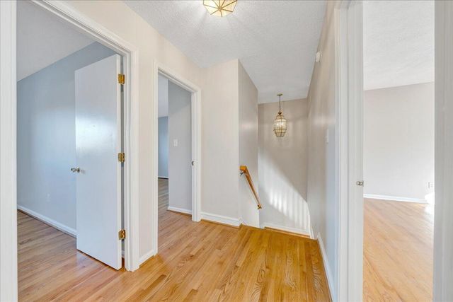 3319 Stonehenge Square, Roanoke, VA 24018