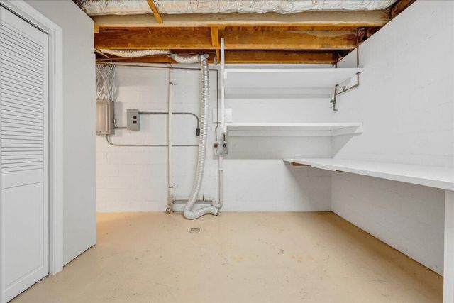 3319 Stonehenge Square, Roanoke, VA 24018