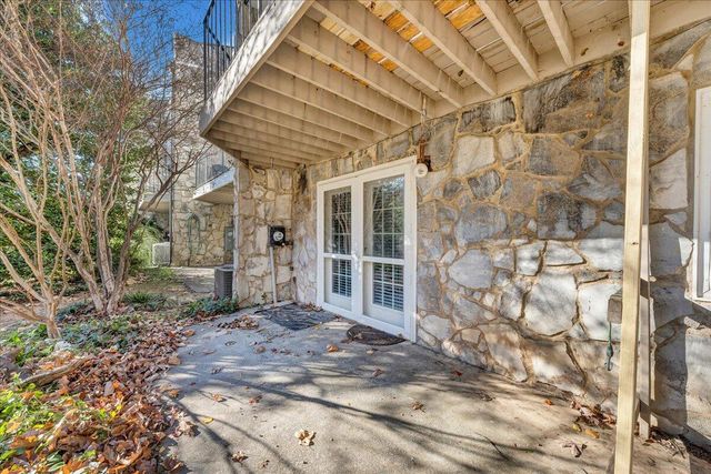 3319 Stonehenge Square, Roanoke, VA 24018