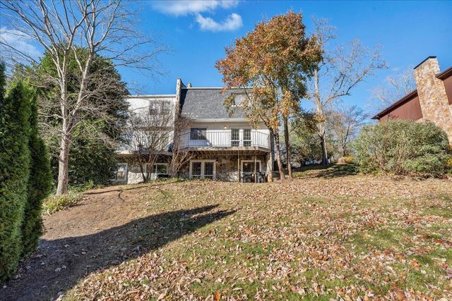 3319 Stonehenge Square, Roanoke, VA 24018