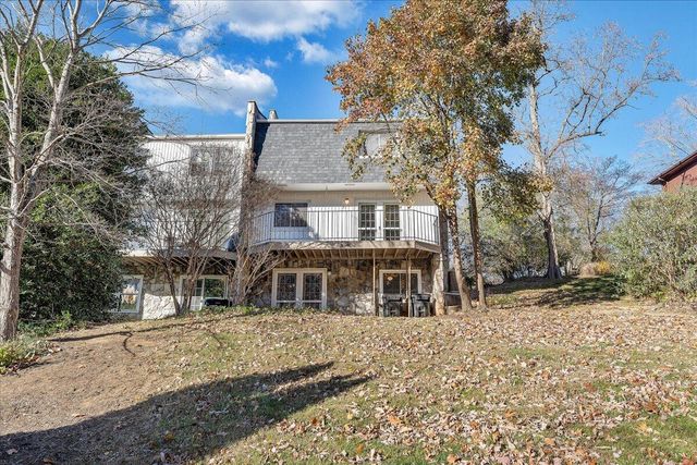 3319 Stonehenge Square, Roanoke, VA 24018