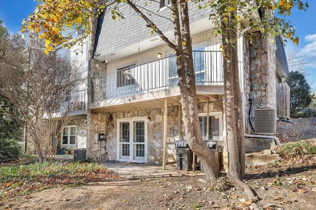 3319 Stonehenge Square, Roanoke, VA 24018