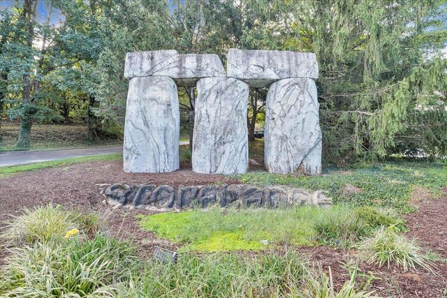 3319 Stonehenge Square, Roanoke, VA 24018