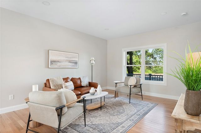 218 Second Street, East Providence, RI 02914