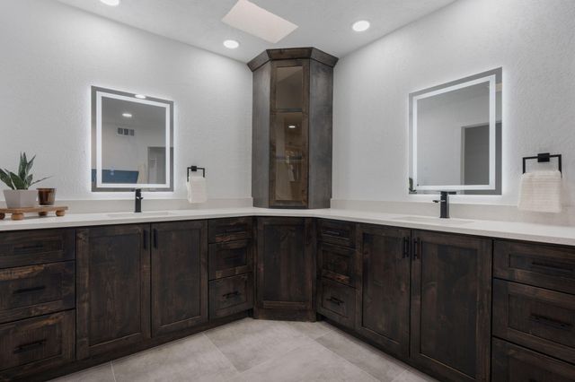 9715 Pebble Beach Drive NE, Albuquerque, NM 87111