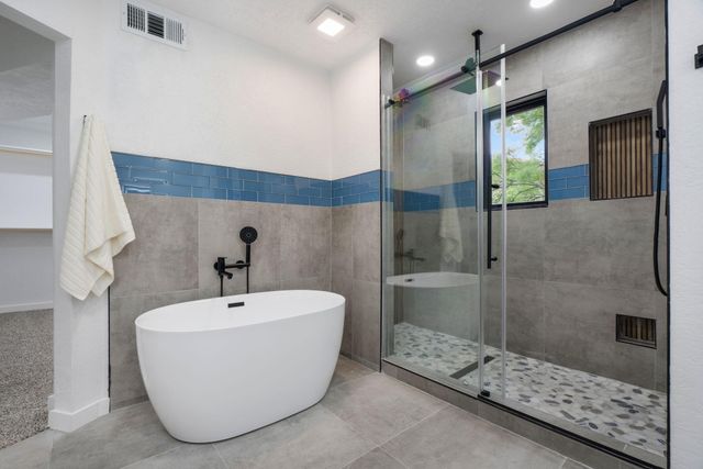 9715 Pebble Beach Drive NE, Albuquerque, NM 87111