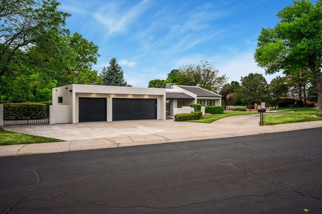 9715 Pebble Beach Drive NE, Albuquerque, NM 87111