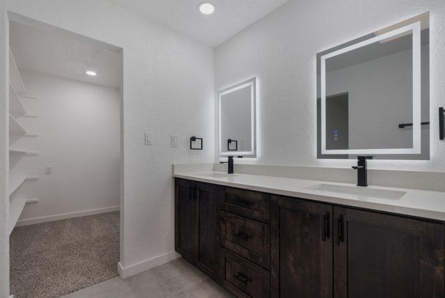 9715 Pebble Beach Drive NE, Albuquerque, NM 87111