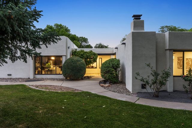 9715 Pebble Beach Drive NE, Albuquerque, NM 87111