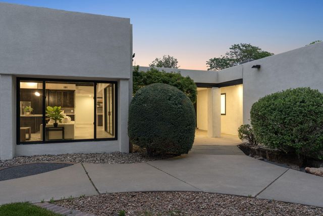 9715 Pebble Beach Drive NE, Albuquerque, NM 87111