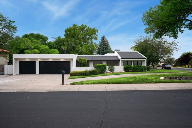9715 Pebble Beach Drive NE, Albuquerque, NM 87111