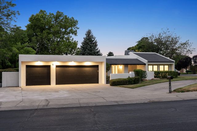9715 Pebble Beach Drive NE, Albuquerque, NM 87111