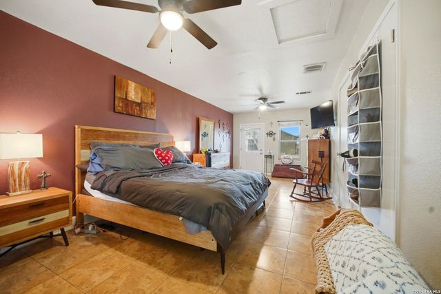 15047 Mesquite, Lytle, TX 78052