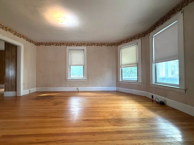 10 Avon Street, Saugus, MA 01906