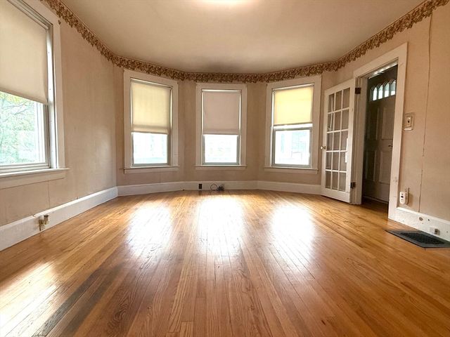 10 Avon Street, Saugus, MA 01906