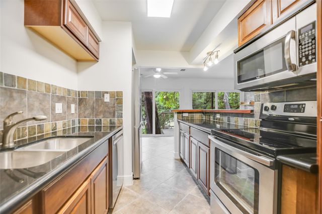 2903 Edgewater DR A, Austin, TX 78733