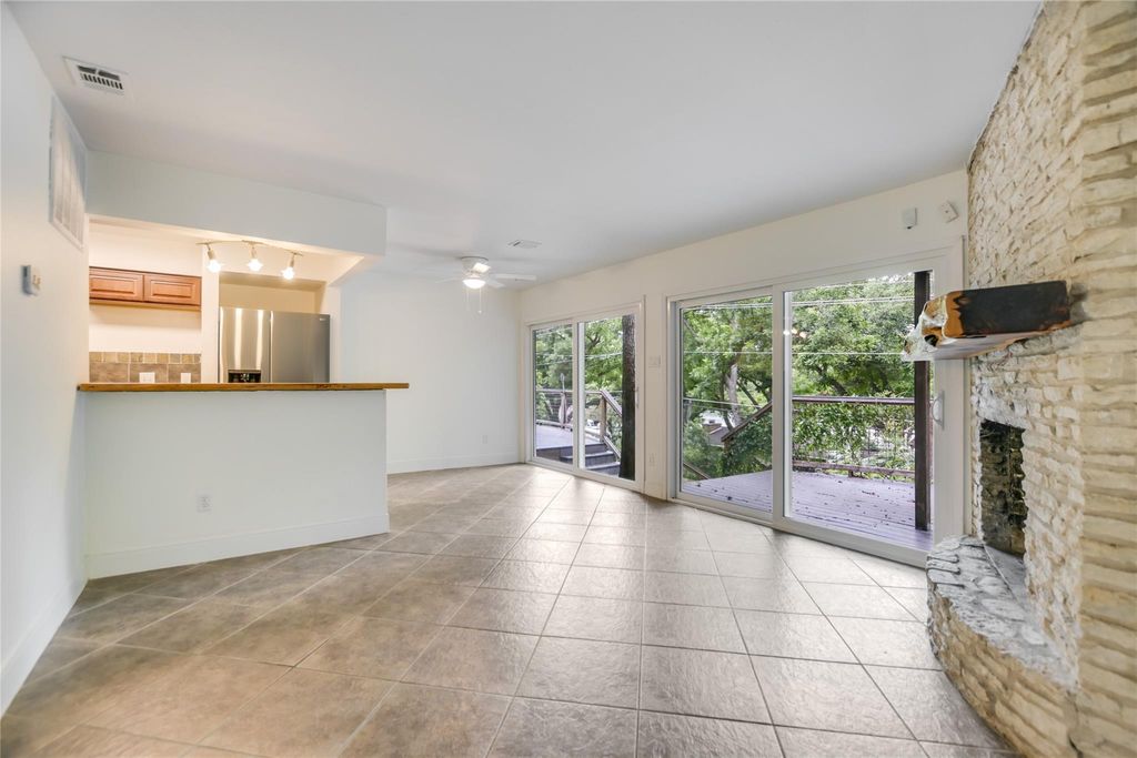 2903 Edgewater DR A, Austin, TX 78733