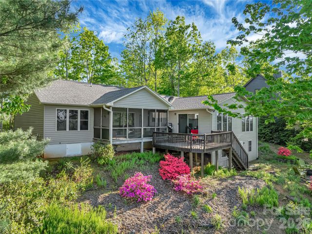 405 Glen Echo Circle, Saluda, NC 28773