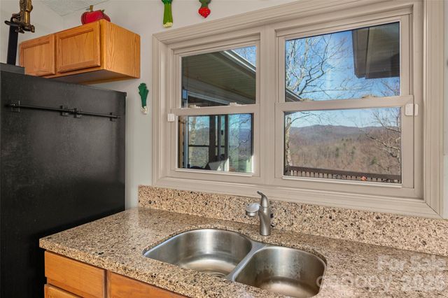 405 Glen Echo Circle, Saluda, NC 28773