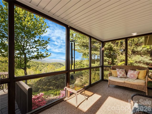 405 Glen Echo Circle, Saluda, NC 28773