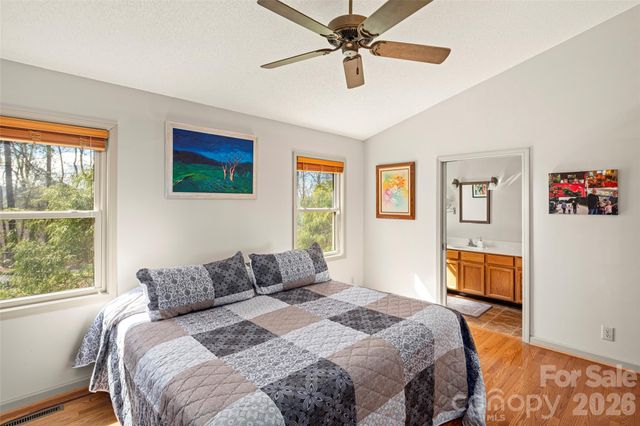 405 Glen Echo Circle, Saluda, NC 28773