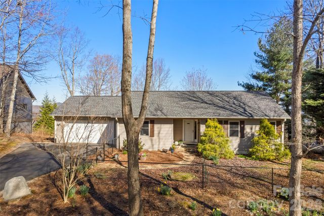 405 Glen Echo Circle, Saluda, NC 28773